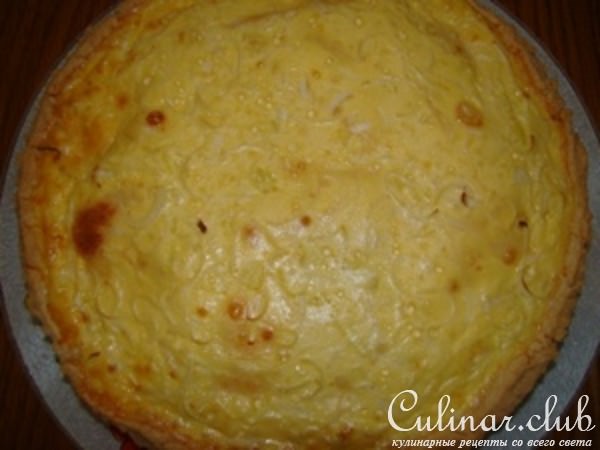 Пирог с сыром и луком пореем 