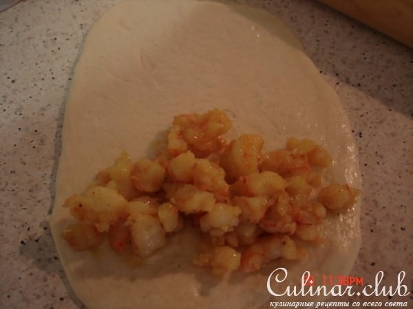 Лепешки с креветками и соусом