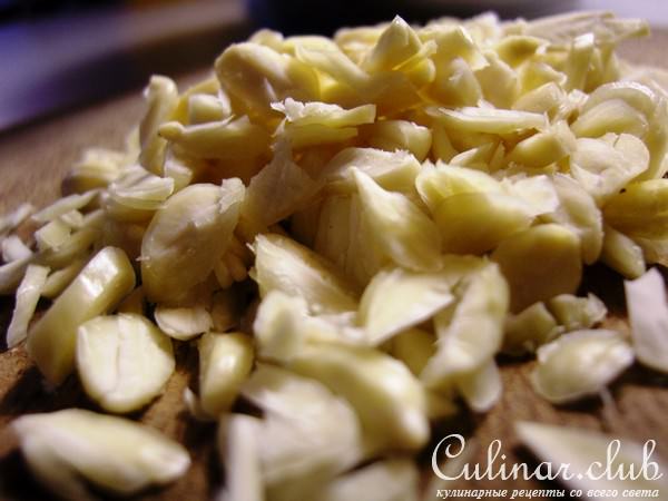 Маффины с брусникой и миндалем