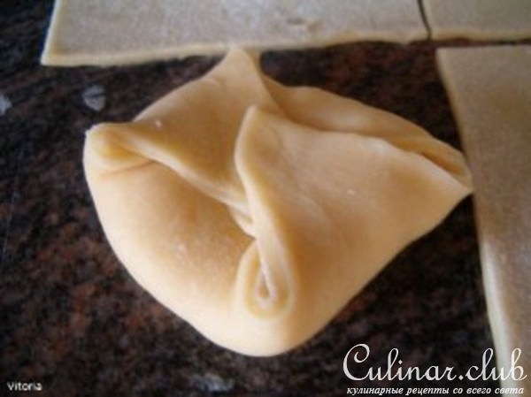 Ароматная выпечка с творожной начинкой.