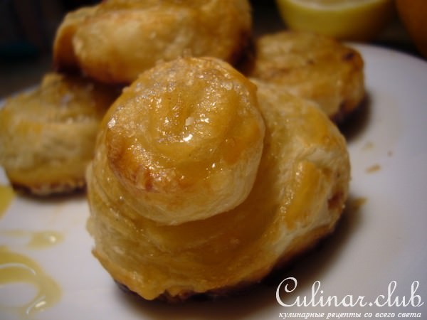 Слоёные улитки с мёдом и бадьяном. (возможно вариант)
