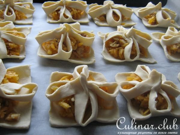 Слойки с тыквой и грецким орехом.