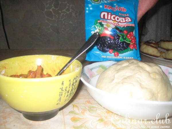 Пирожки с персиками(жареные)