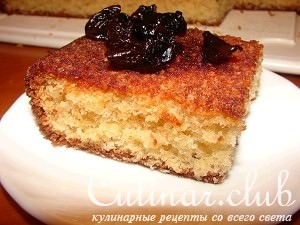 Пирог из кускуса с сиропом из чернослива