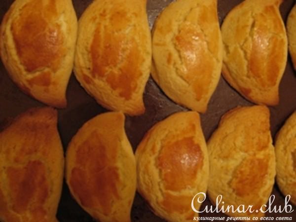 Сочни с творогом или со сгущенкой и грецким орехом