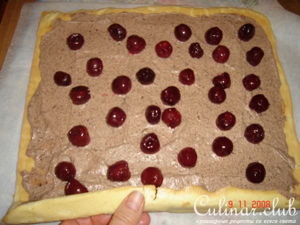 Рулет с шоколадным кремом