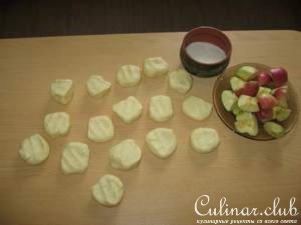 Булочки с яблоками