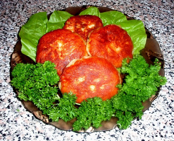 Пирожки с куриным фаршем и зеленью