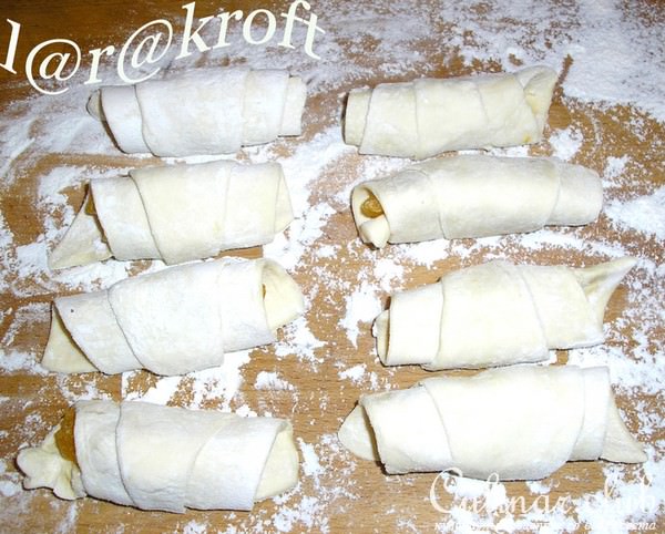 Рогалики из слоенного теста
