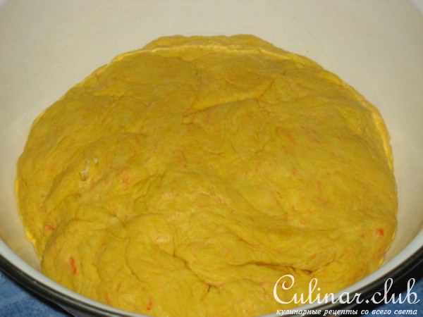 Тыквеный хлеб с зеленым луком и семечками