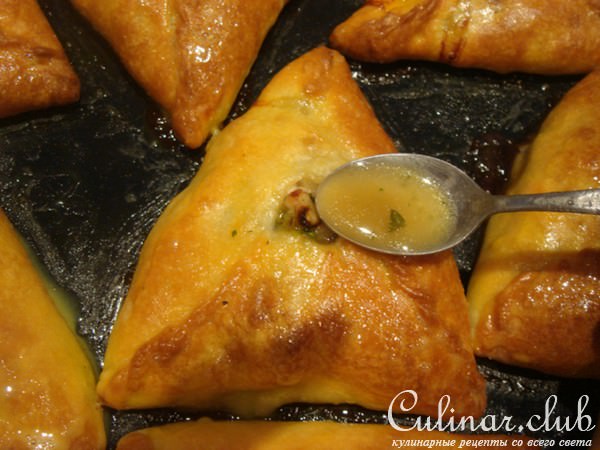 Татарские "чпочмаки" (треугольники c мясом)