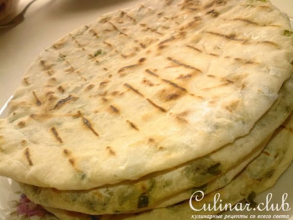 Лепешки с луком