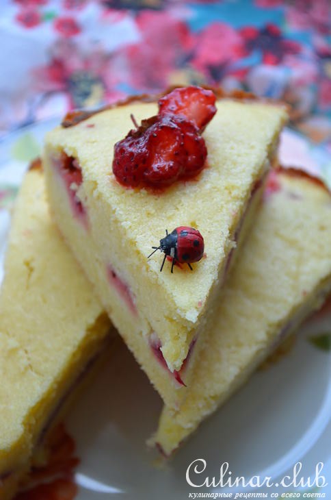 Манник с клубникой на кефире
