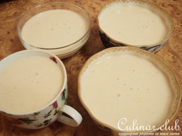 Грушевая панна котта с кофейным соусом и карамелизированными грушами
