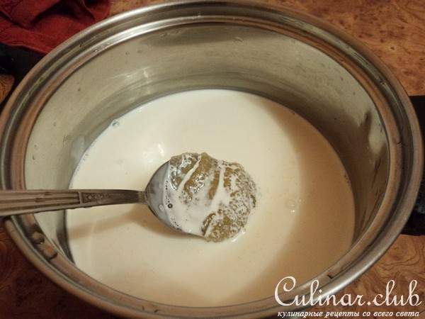 Грушевая панна котта с кофейным соусом и карамелизированными грушами